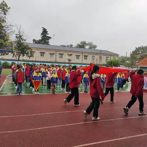 “献礼祖国74周年，我与祖国共成长"主题升旗仪式