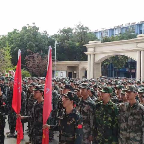 不是在学习，就是在学习的路上——新生军训系列报道