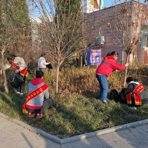 绿色校园 我们在行动—临潼中学开展“爱我秦岭，守我家园”3.12植树节系列活动