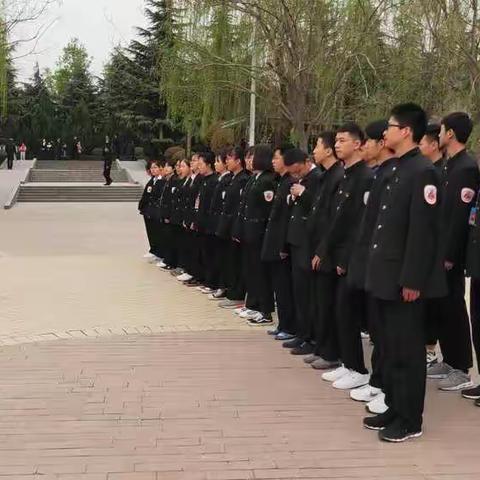 缅怀习爷爷，奋发学习，振兴中华—西安市临潼区临潼中学清明祭扫活动