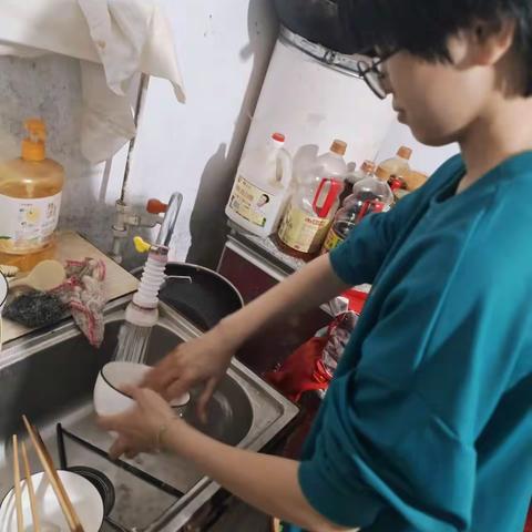 美好生活 劳动创造——肥乡区辛安镇中学暑期开展劳动实践活动