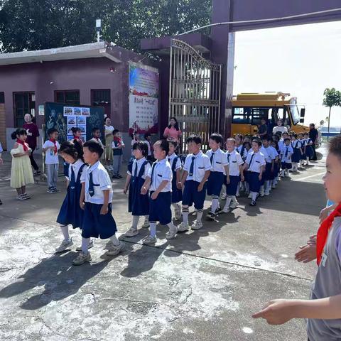 快乐启航，筑梦前行———幼小衔接”主题活动席沟小学校园行