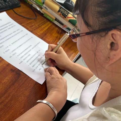 关爱学生幸福成长//肥乡镇后翟固小学“倡导婚事俭办抵制订婚大操大办”动员会