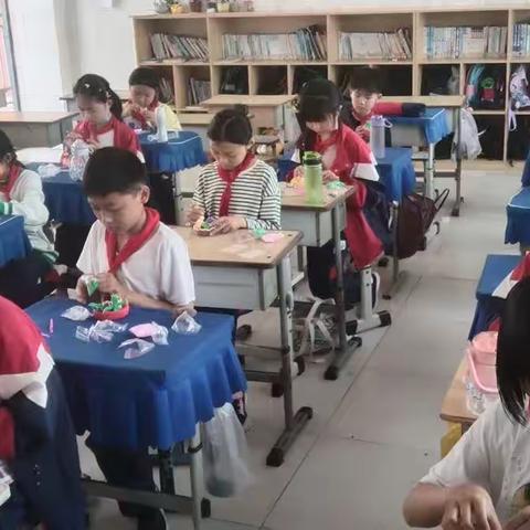 来集镇中心小学粘土作品展示