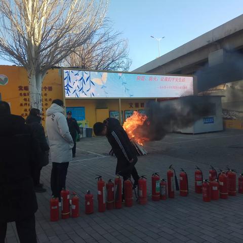 防震、防火，让我们平安生活   永丰堡小学防震防火演练