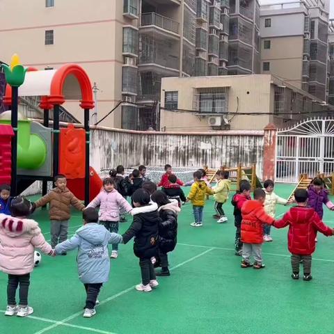 新时代幼儿园勤学D班第十六周精彩绝伦生活瞬间回放