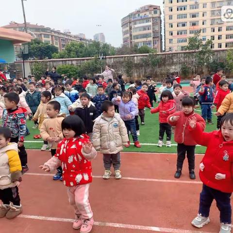 新时代幼儿园立志H班第二周日常生活精彩回放