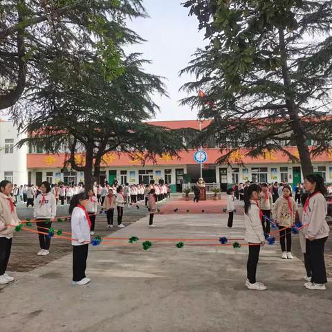 有志少年   筋彩飞扬   ——堰陂学校特色活动“花样跳皮筋”汇报展示