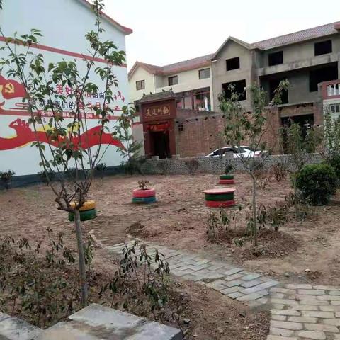 “我为群众办实事”—贾家庄村两委“打造绿化街心小游园”