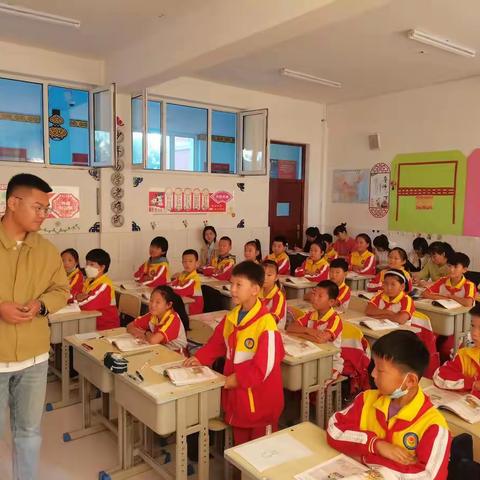 “学会沟通，阳光生活”—记察尔森小学道德与法治组集体备课活动