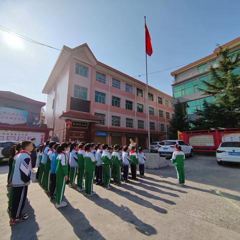 李子坪小学“雷锋精神伴我行，小小雷锋在行动”——学雷锋系列活动