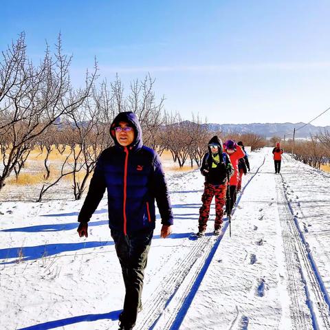 雪后徒步敖包山