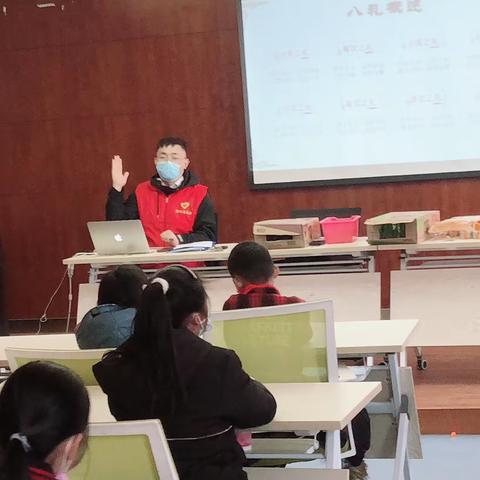 中扬：学八礼四仪，做雷锋少年