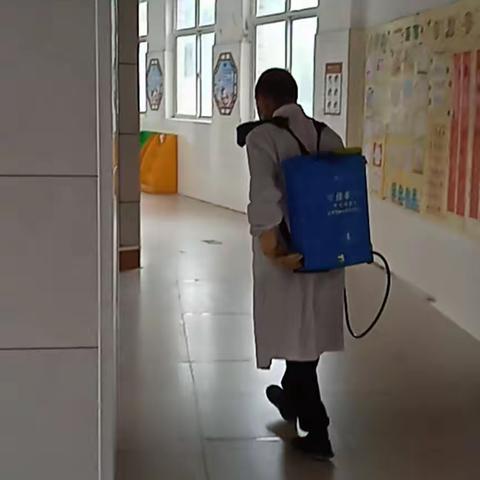 龙凤湖学校安全生产员教育情况