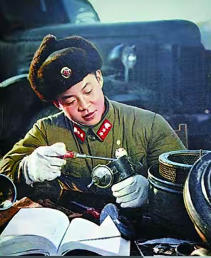 传承雷锋精神，弘扬时代新风黄壁庄学校“雷锋月”系列——雷锋精神，永不褪色的精神坐标！
