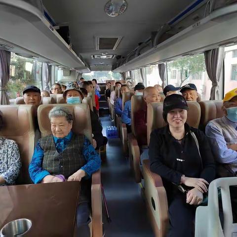 喜迎二十大     情暖夕阳红——松溪县教育局工会组织机关退休干部开展参观学习活动