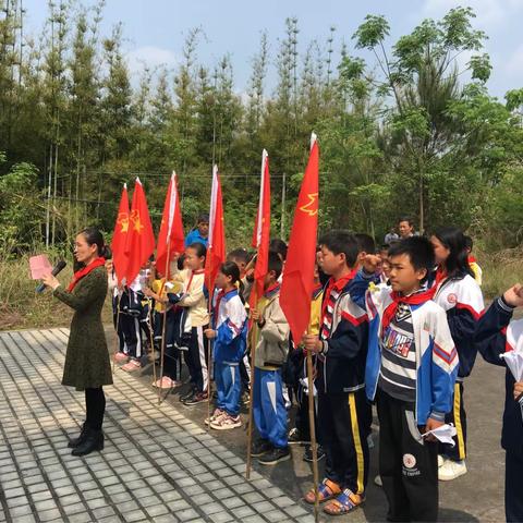 石角小学清明节祭英烈活动