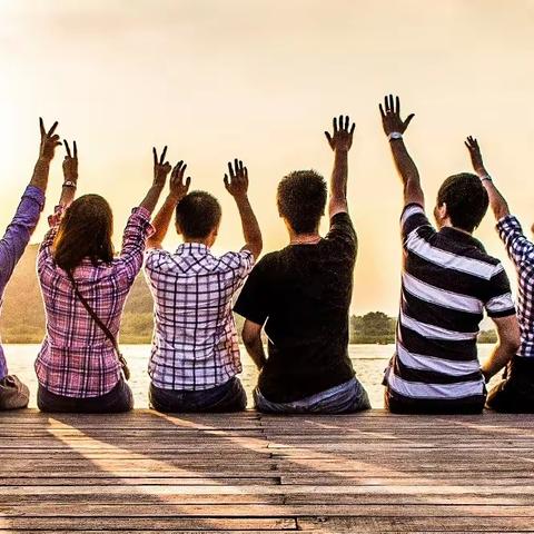 迎接五月||天上难看停翅鸟，人间不养寄生虫