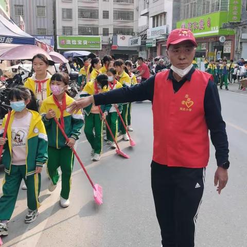 学习雷锋  红领巾在行动