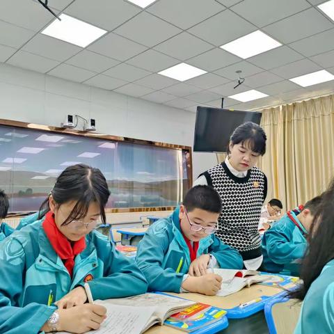 聚焦学习任务群，同研互学共实践——遂昌县云峰中心学校小学语文组第三次集中教研活动