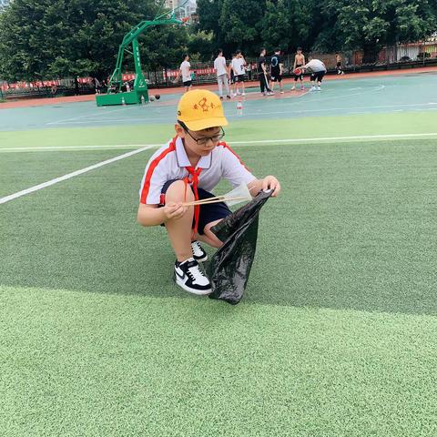 《争当小小志愿者 》建瓯市建州集团第二小学 四（4）中队 暑假活动之社会实践篇