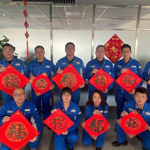 机动部开展“迎春送福”春联书法比赛