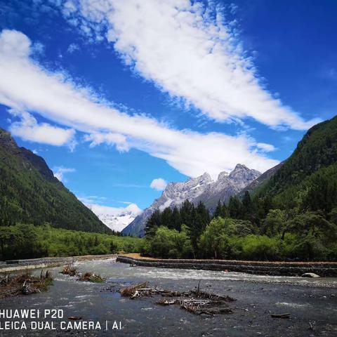 美丽的四姑娘山/辉煌的金沙遗址