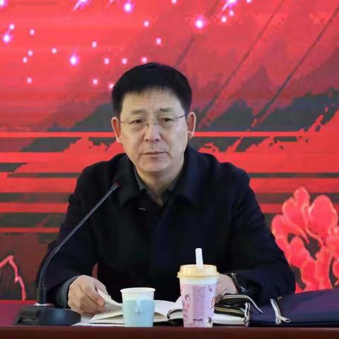 培植职业幸福感，做合格的人民教师---宁城县教育局局长裴宏伟同志为大城子蒙古族中学进行期初教师培训