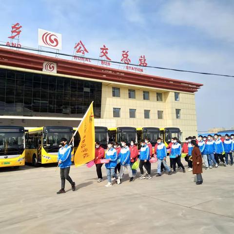 做雷锋精神的践行者――记职中“学雷锋纪念日”活动