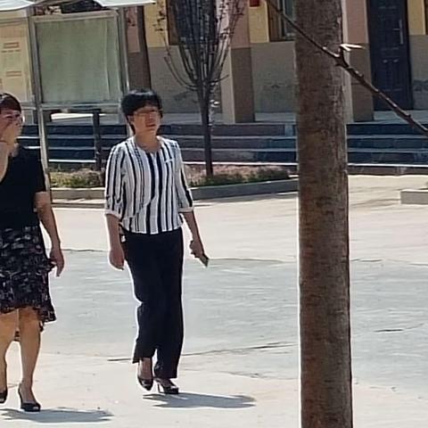 检查明方向     努力促发展——卫辉市教育局领导莅临安都一中检查指导工作