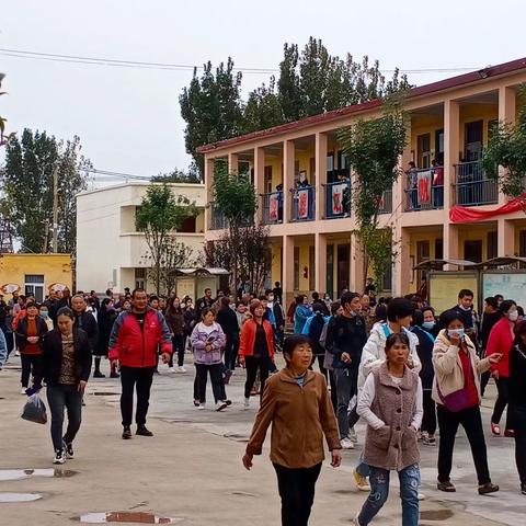 家校同心       携手共育——记安都一中2021秋季家长会