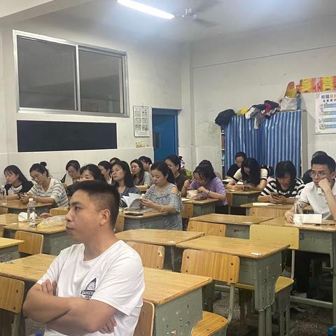 吉首市中小学教师暑期全员培训———记白岩小学培训第三天