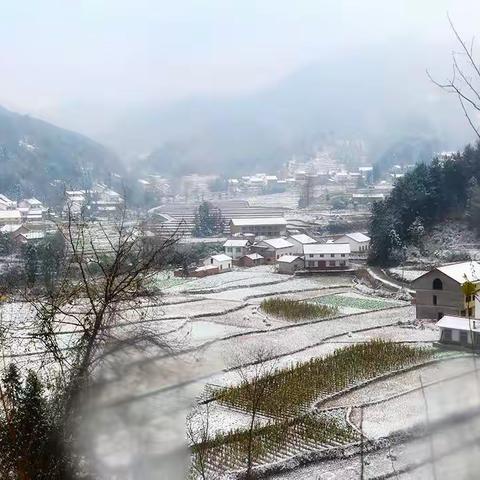 冰雪穿越_老黎坪大小冷坝草川子