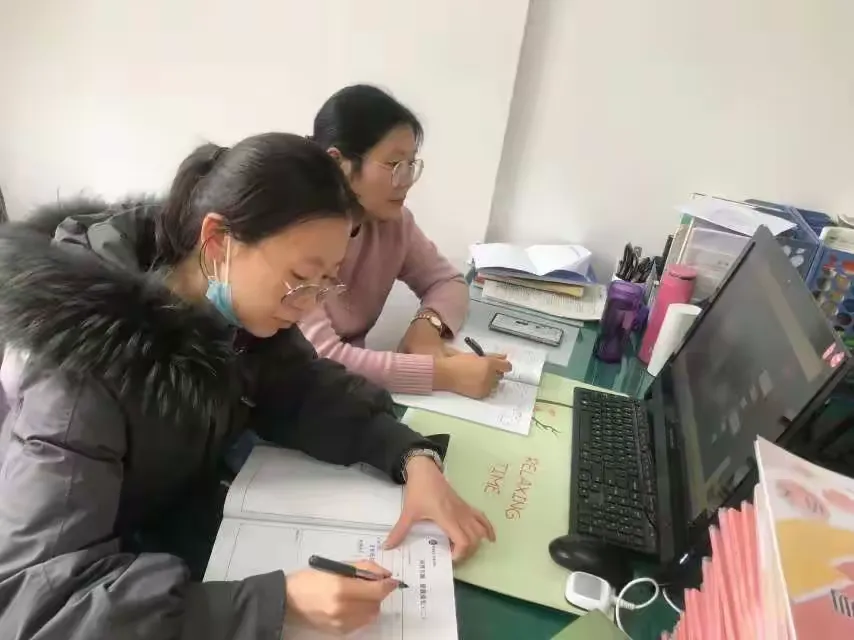 简篇-走近群文阅读,创新语文课堂 ——杜文平名师工作室活动纪实