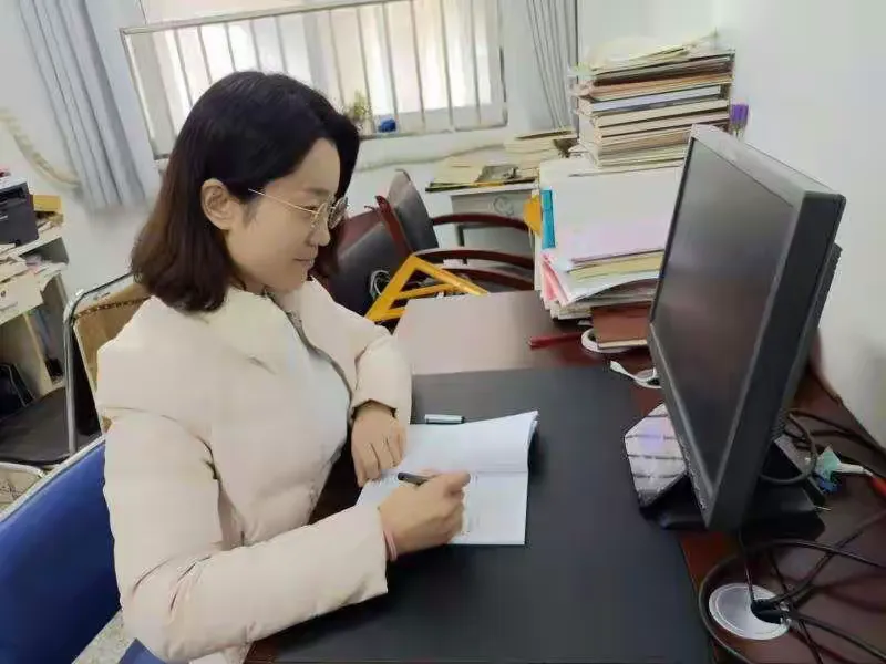 简篇-走近群文阅读,创新语文课堂 ——杜文平名师工作室活动纪实