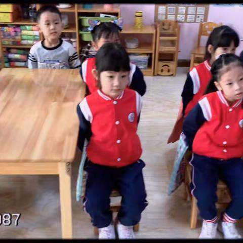 朗朗幼儿园大三班今日活动11.7