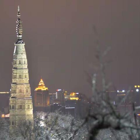 杭州宝石山之初雪