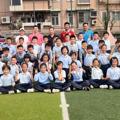 “一起向未来”，助力青年教师发展——区体育教研员李伟超老师到我校开展青年教师课例交流