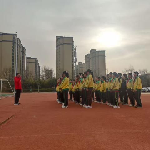 课堂展风采，教研促成长-----泰安市实验学校万境水岸小学体育组第三周教研展示课