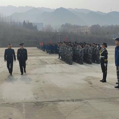 展演显雄姿，英雄出少年!