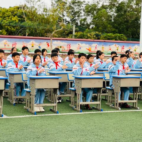 “桌”越非凡，韵动校园———电白区那霍镇新塘小学“欢乐课桌舞，活力满校园”主题校级评比活动