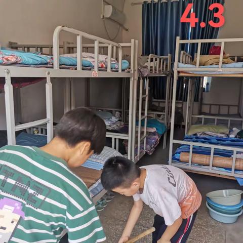 师生打扫齐上阵，一举一动皆美好——记艾岗一小2023年秋季开学大扫除活动