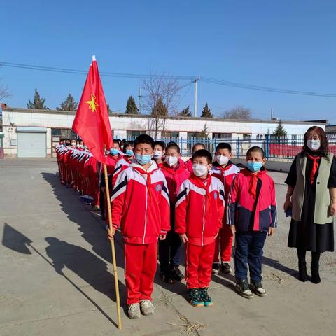 学习雷锋精神，争做美德少年－－太师湾小学少先队学雷锋系列活动