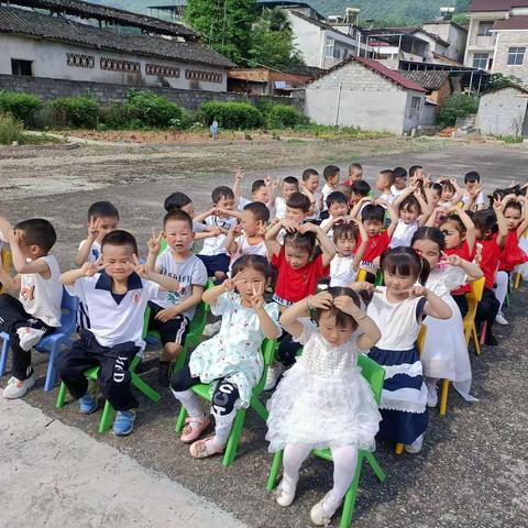 童心向党   一心向阳    别样六一     同样精彩