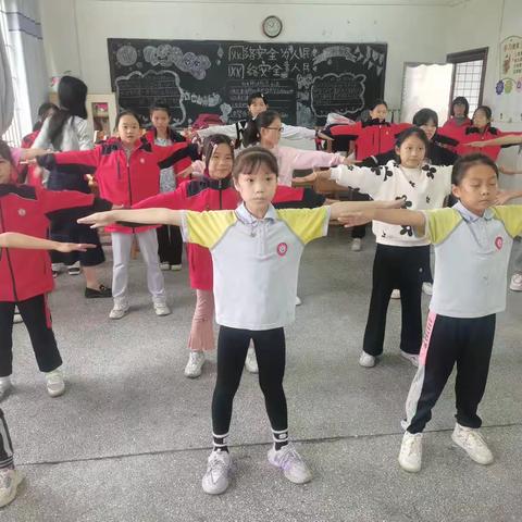 舞蹈童年，舞动青春