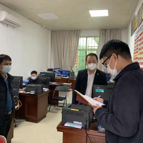 县纪委监委派驻县委办纪检监察组节前突击检查党员干部及公职人员“八小时”内外行为