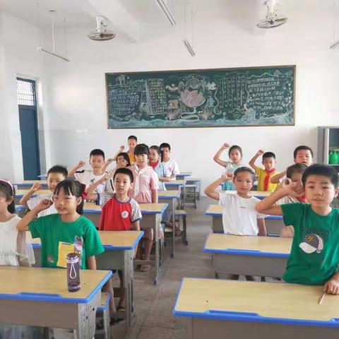 练中国书法，展书法魅力——赣州市水东虔东小学2021年秋季学期周六兴兴趣班第一时段最美中国字楷书二班纪实