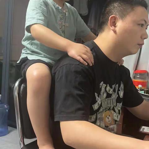 悠悠父爱，厚重如山