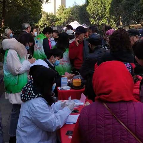 用爱心为这个寒冬平添一丝温暖