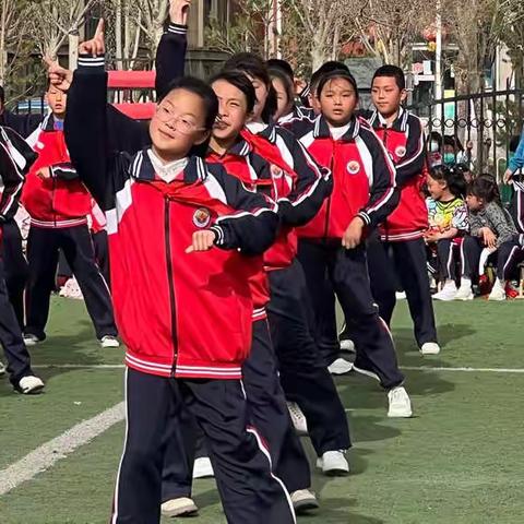 开展阳光体育活动，展现少年时代风采———新盛小学第八届队列队形体操汇演
